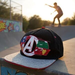 Official MARVEL’s AVENGERS Snapback cap black Hero Graphic Retro Superheros